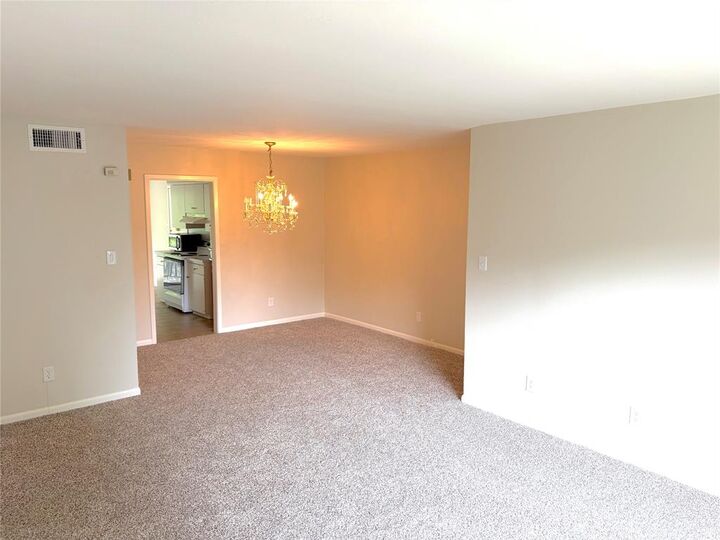 Property Photo:  7000 Creswell Road 215  LA 71106 
