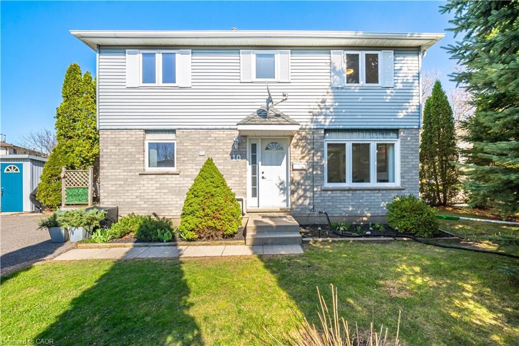 Property Photo:  10 Ristau Crescent  ON N2E 3A8 
