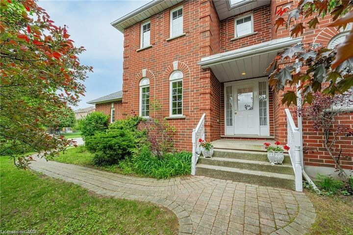 Property Photo:  444 Burnett Avenue  ON N1T 1L3 