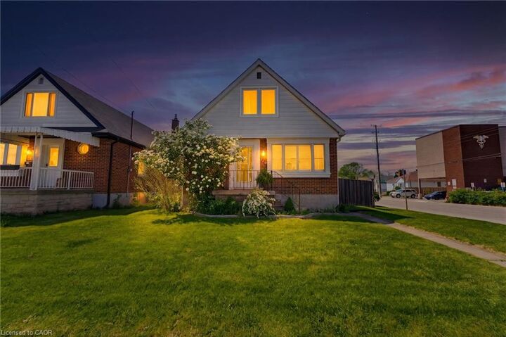 Property Photo: 140 Parkdale Avenue S ON L8K 3P4
