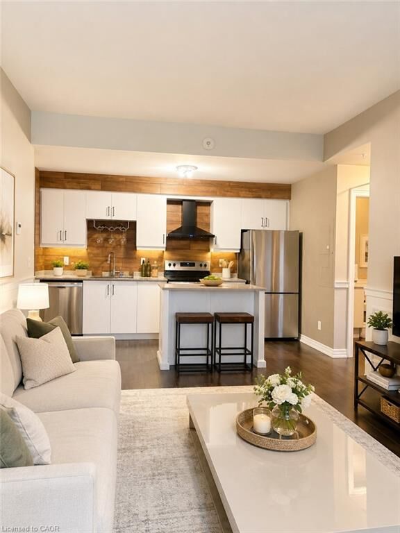 Property Photo:  195 Commonwealth Street 406  ON N2E 0H4 