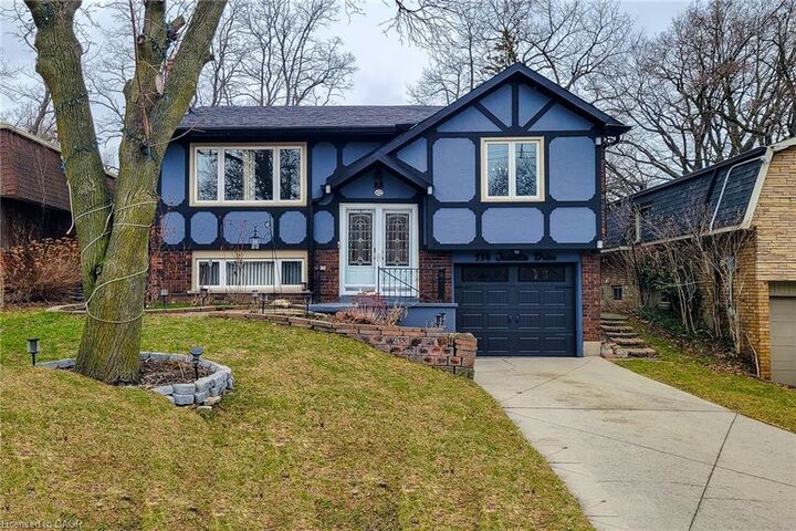 Property Photo:  114 Juanita Drive  ON L9C 2G3 