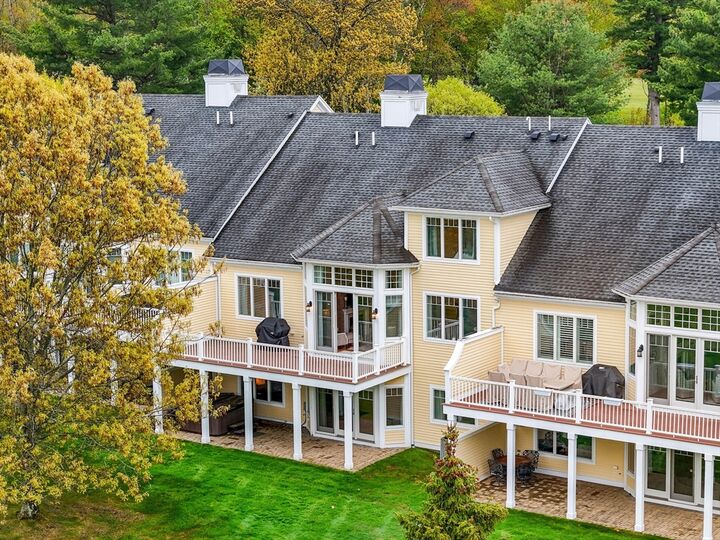 Property Photo:  9 Muirfield Cir 9  MA 01810 