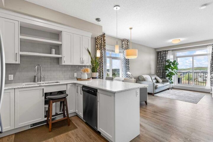Property Photo: 6603 New Brighton Avenue SE 412 AB T2Z 5E5