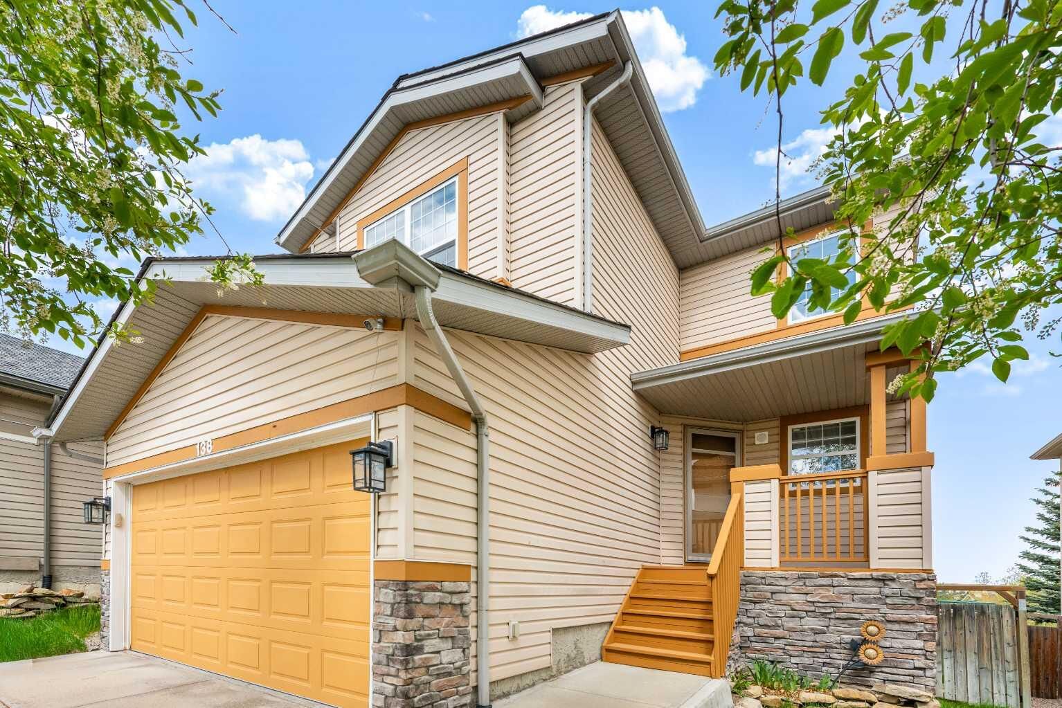 Property Photo: 138 Panamount Crescent NW AB T3K 5L7