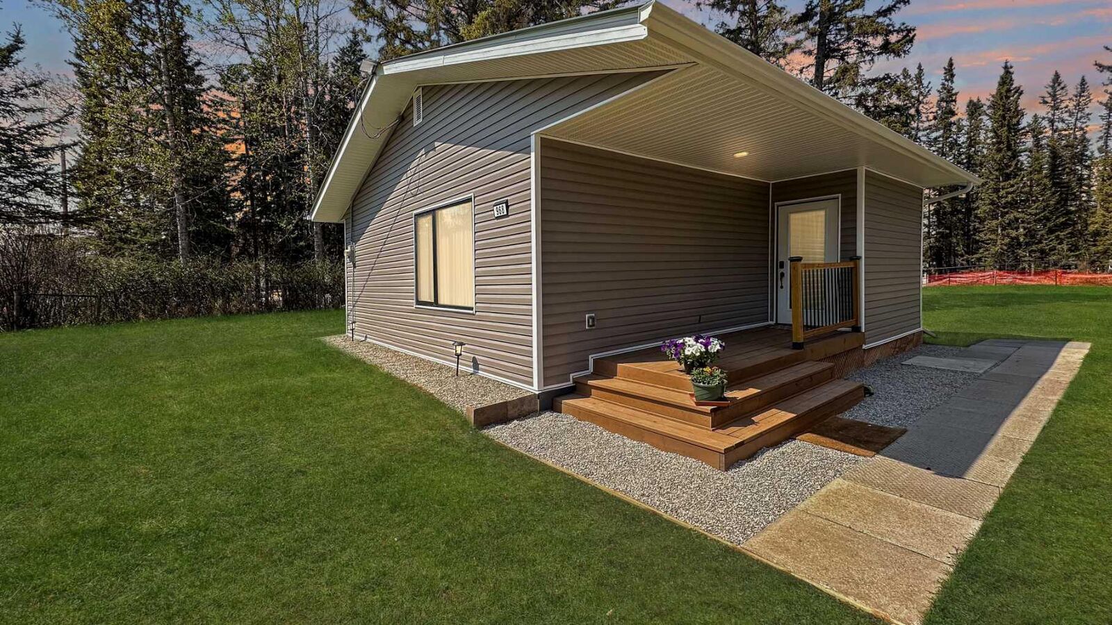 Property Photo:  968 1 Avenue NE  AB T0M 1X0 