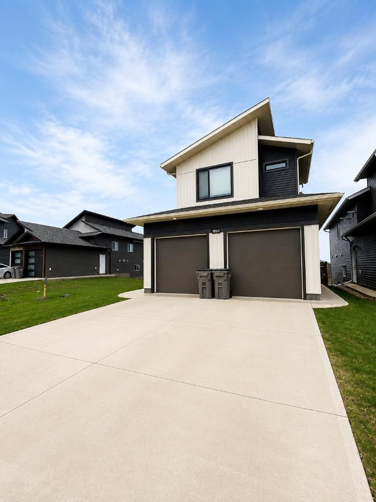 Property Photo:  10513 133 A  AB T8X 0W5 