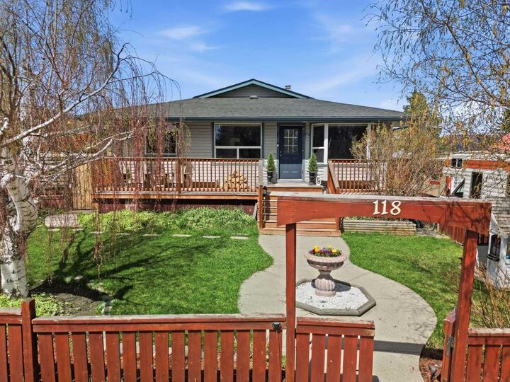 Property Photo: 118 Frontenac Avenue NW AB T0L 2A0