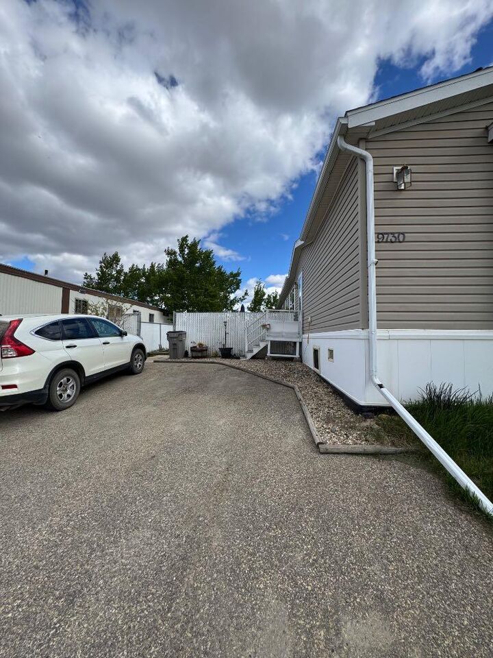 Property Photo:  9730 120 Avenue  AB T8V 5H3 