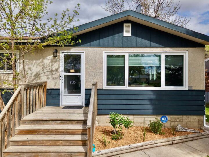 Property Photo:  8515 97 Street  AB T8S 1G4 