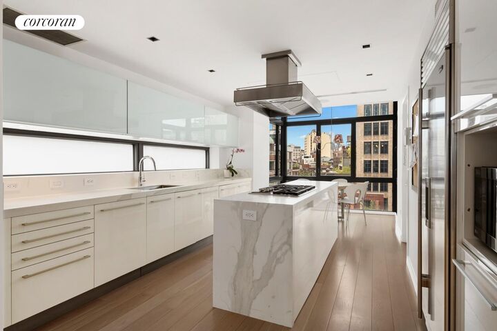Property Photo:  92 Warren Street 9  NY 10007 