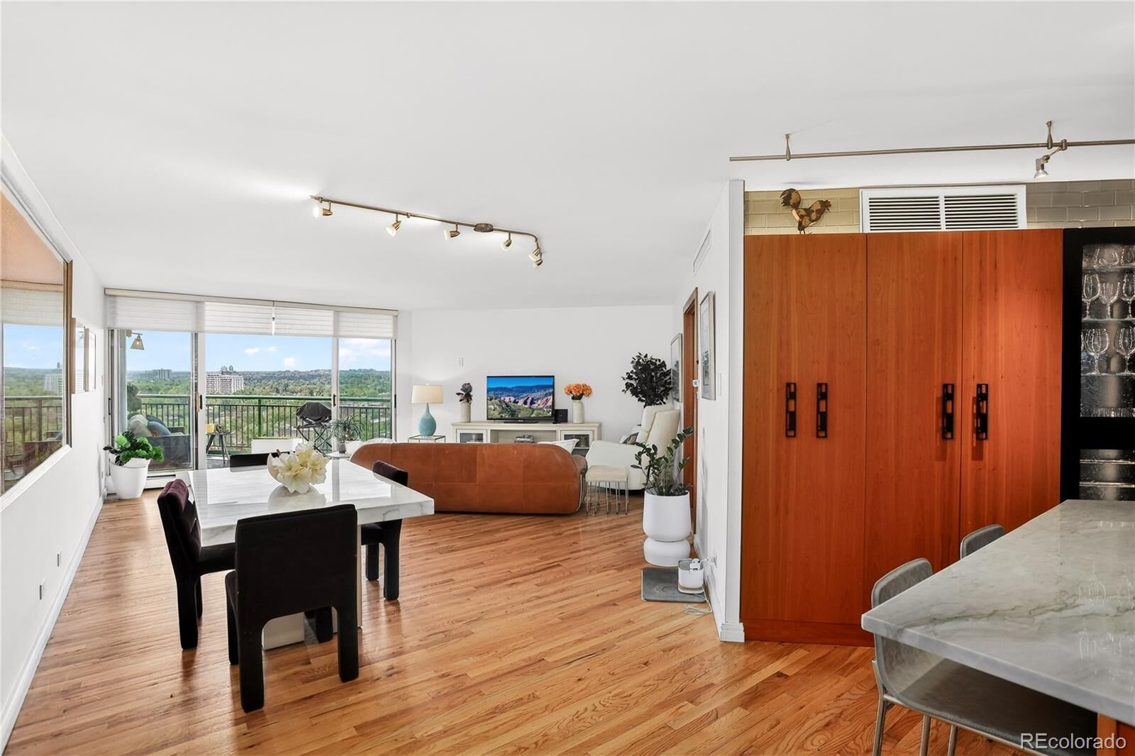 Property Photo: 550 E 12th Avenue 1703 CO 80203