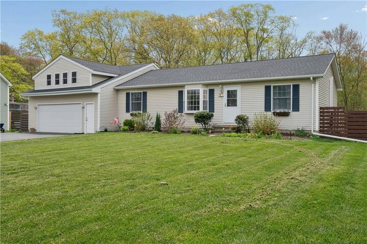 Property Photo:  20 Oak Hill Drive  RI 02822 