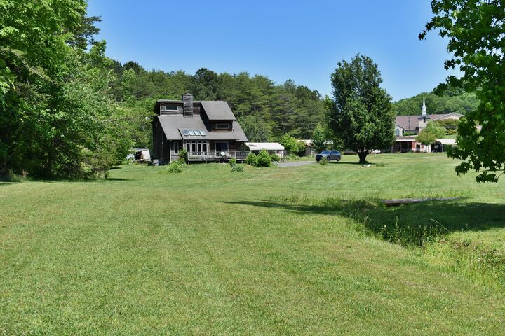 Property Photo: 3442 River Road TN 37880