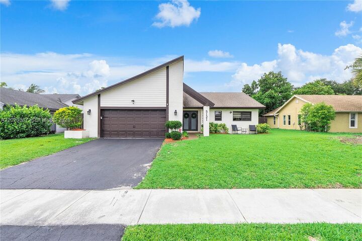 Property Photo: 5121 NW 87th Ave FL 33351