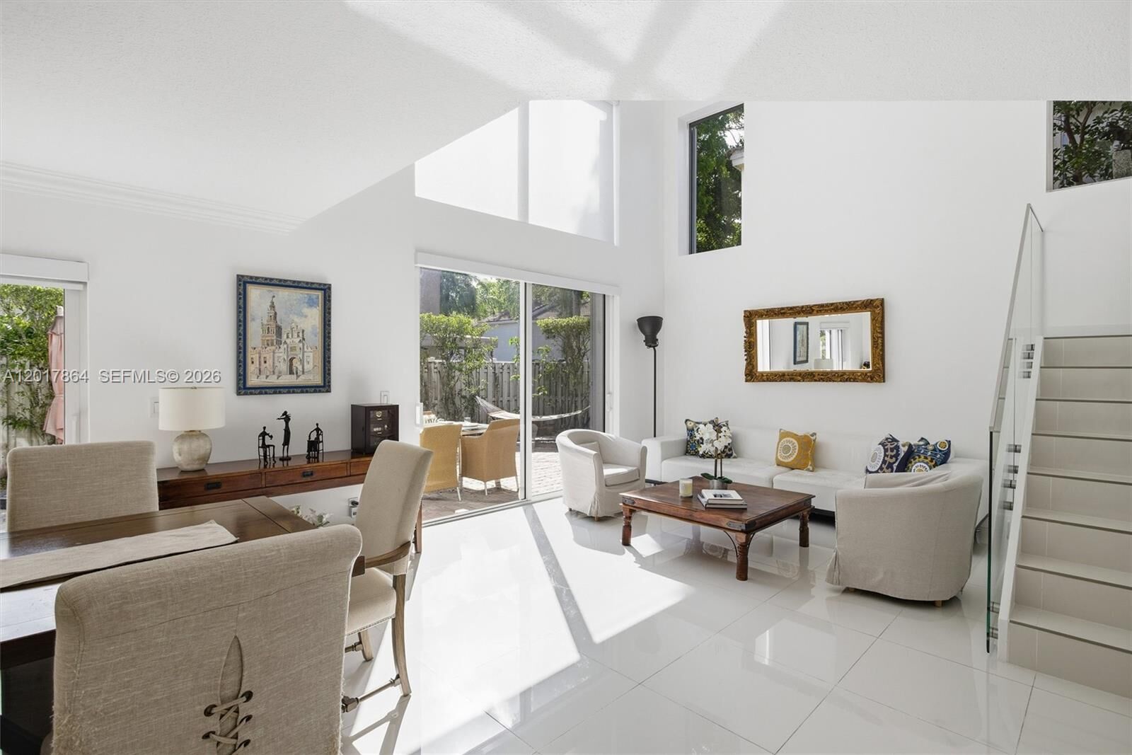 Property Photo:  