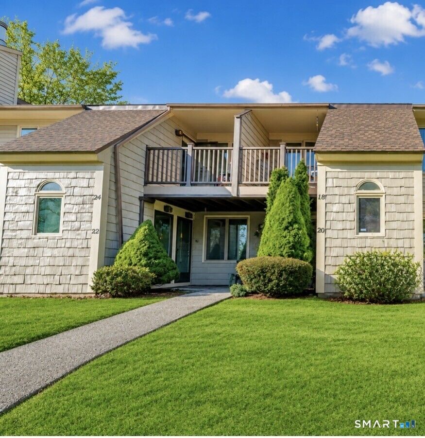 Property Photo:  20 Little Oak Lane 20  CT 06067 