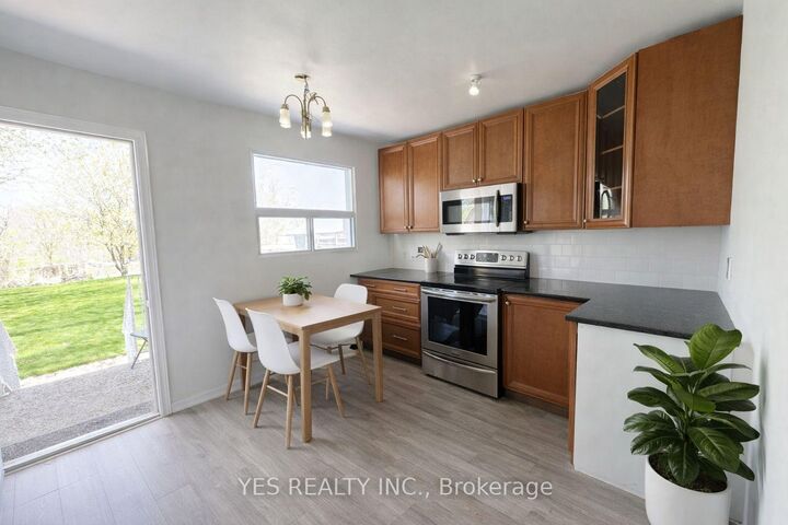 Property Photo: 199 North Service Road ON L5A 1A4