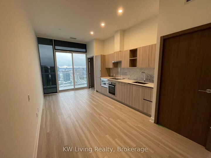 Property Photo:  19 Bathurst Street 4202  ON M5V 0N2 
