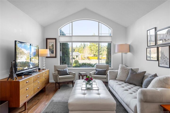 Property Photo: 745 Redwood Dr BC V9K 2J2