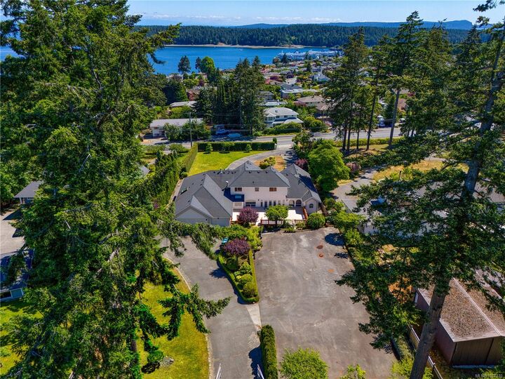 Property Photo: 2415 Departure Bay Rd BC V9S 3W1