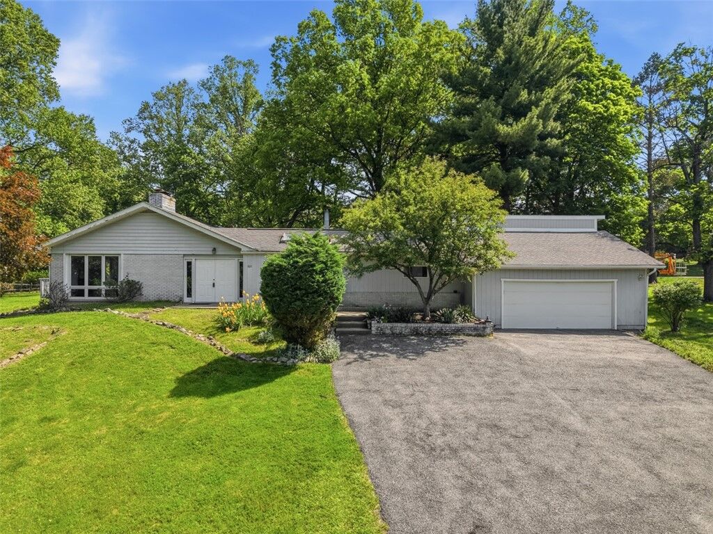 Property Photo:  101 Buhlmont Dr  PA 15143 