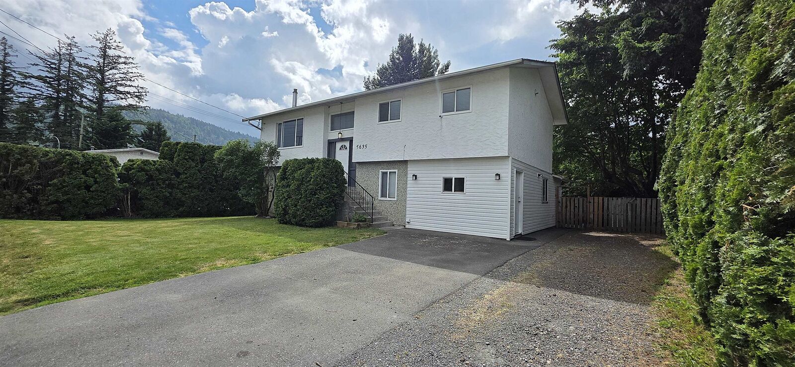 Property Photo: 5635 Tyson Road BC V2R 2K6