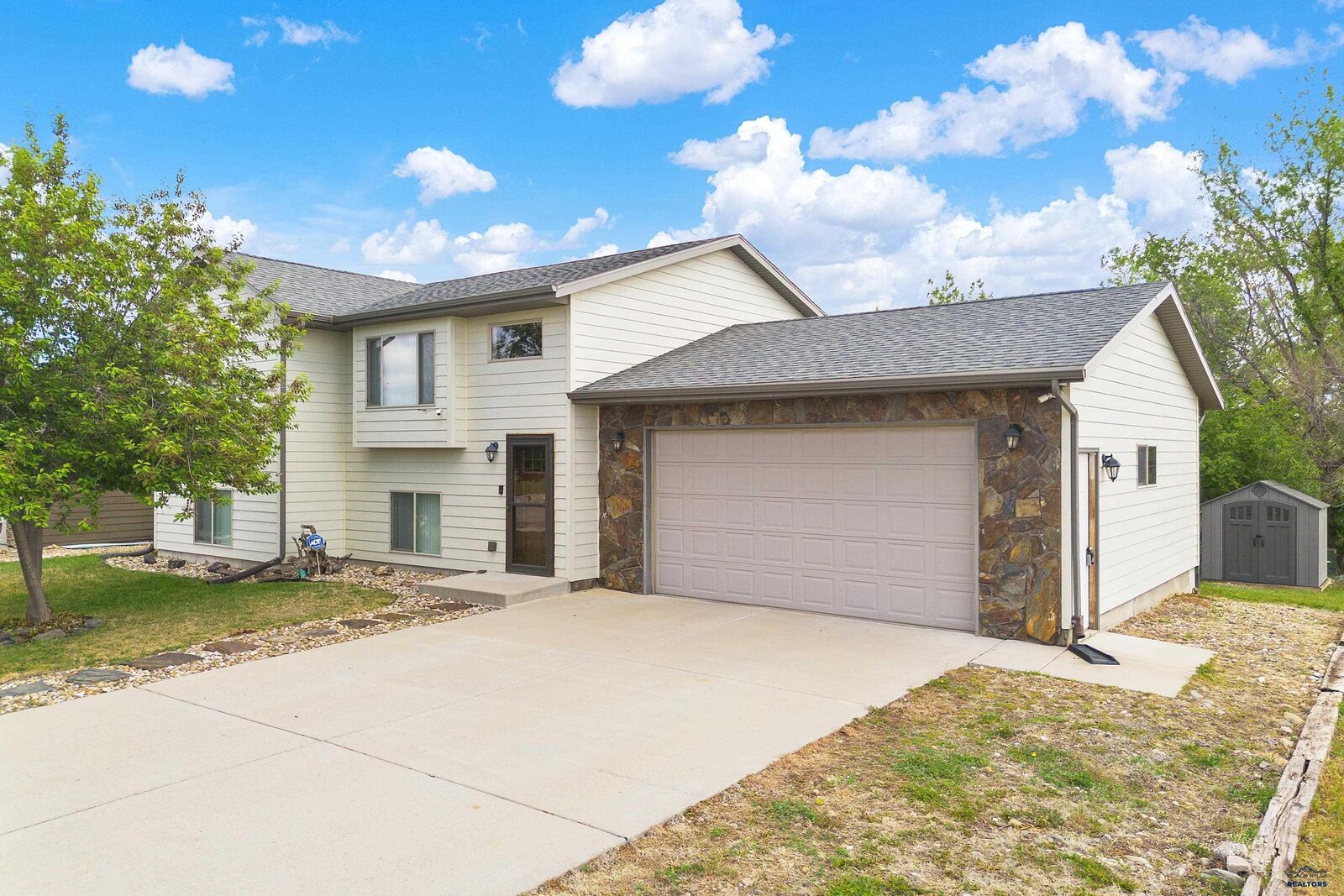 Property Photo: 3636 Knuckleduster Rd SD 57703
