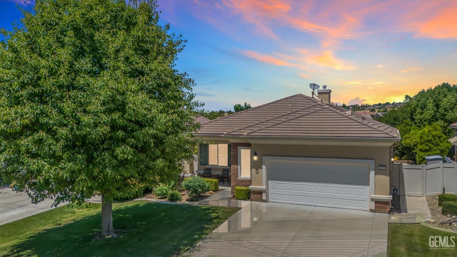 Property Photo:  14012 Calico Village Drive  CA 93306 
