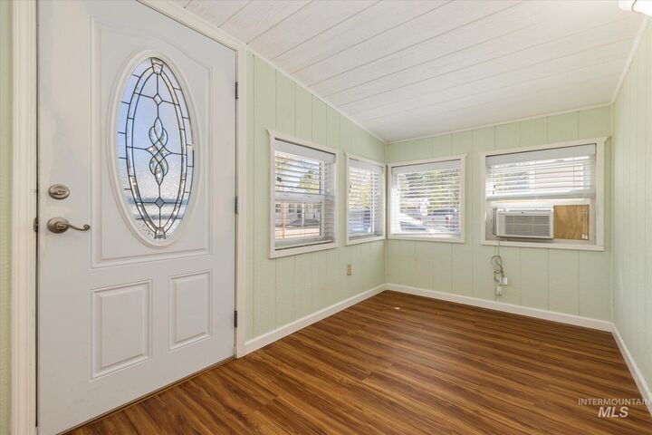 Property Photo:  33/35 A Street  ID 83611 