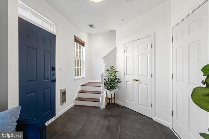 Property Photo: 21843 Kelsey Square VA 20147