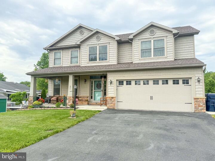 Property Photo:  271 Leedy Way West  PA 17202 