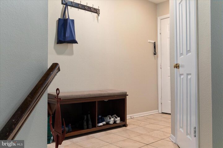 Property Photo:  664 Gateway Drive SE 302  VA 20175 