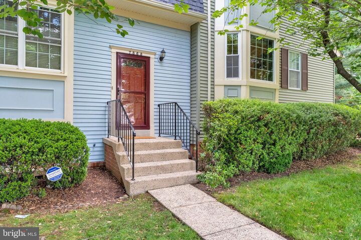 Property Photo:  7868 Newport Glen Pass  VA 22003 