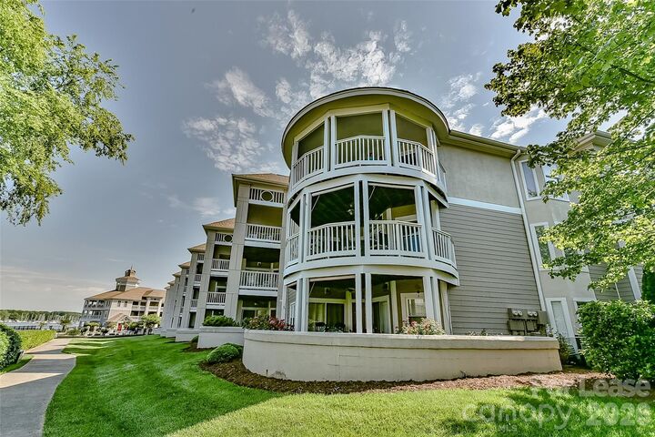 Property Photo: 18557 Vineyard Point Lane 47 NC 28031