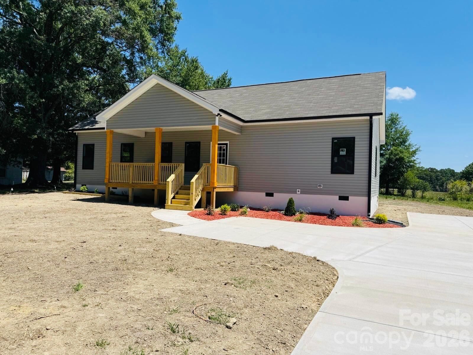 Property Photo:  510 Thomas Street  NC 28103 