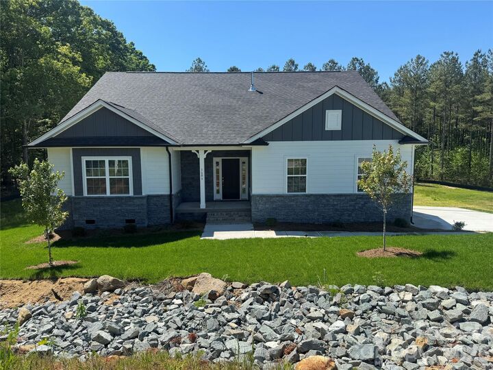 Property Photo: 1606 Autumn Lane 114 SC 29745