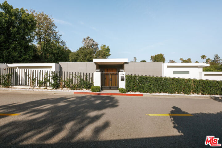 Property Photo: 1124 Summit Dr CA 90210