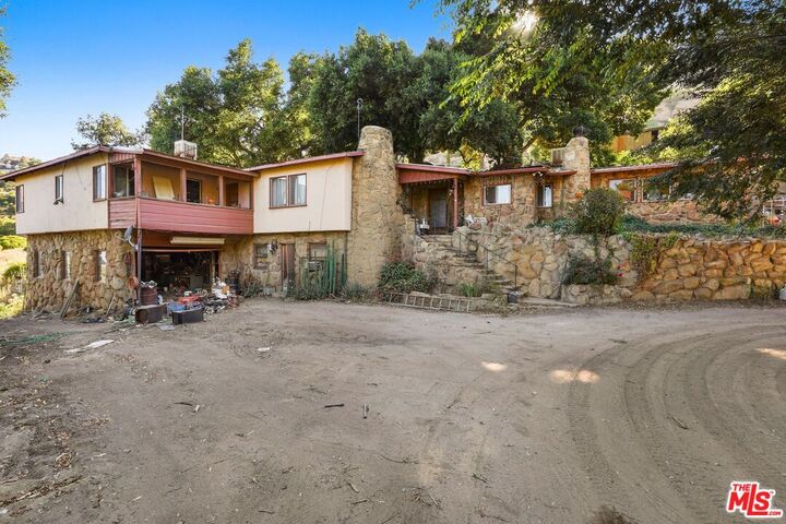 Property Photo:  670 Bryant Dr  CA 91304 