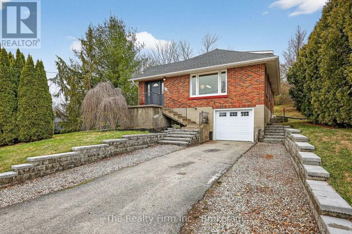 Property Photo: 105 King Street East ON N5C 1G8