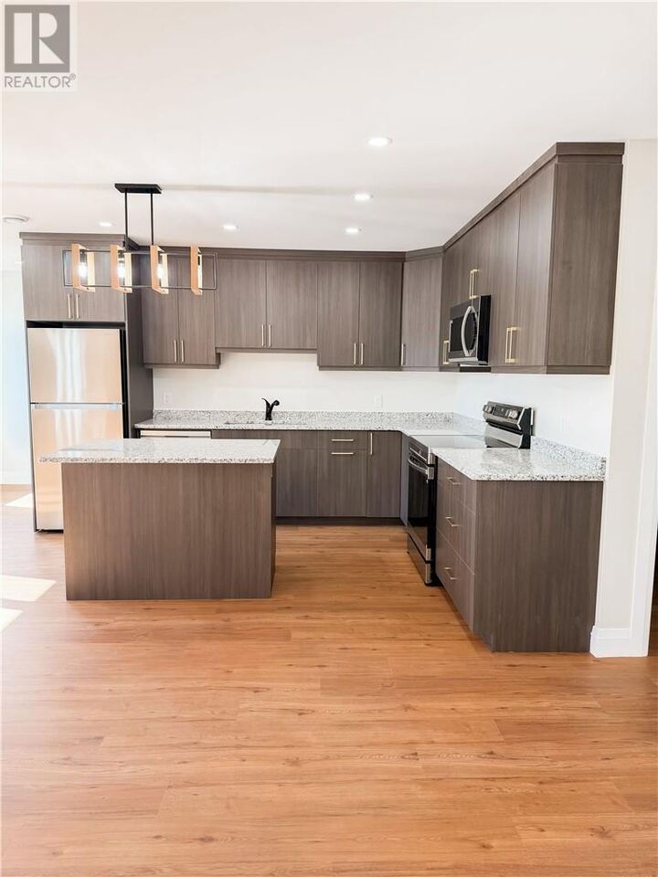 Property Photo: 213 Hillsboro Unit# 1 ON P3B 2B5