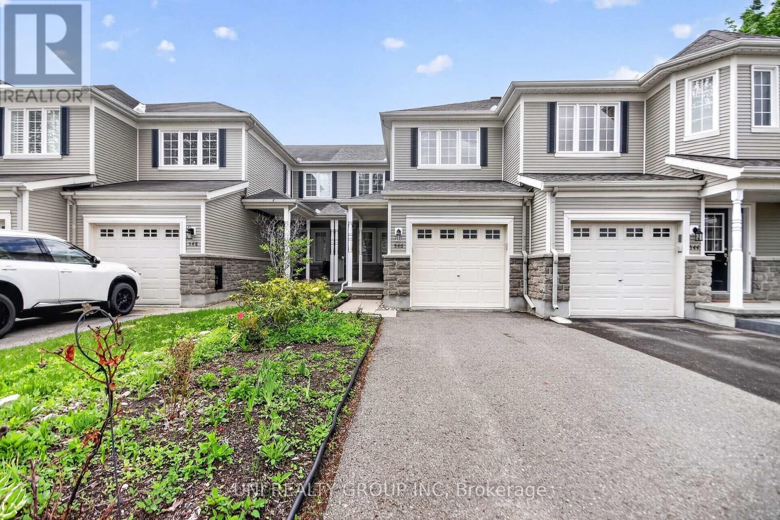 Property Photo: 546 Ashbourne Crescent ON K2J 0P6