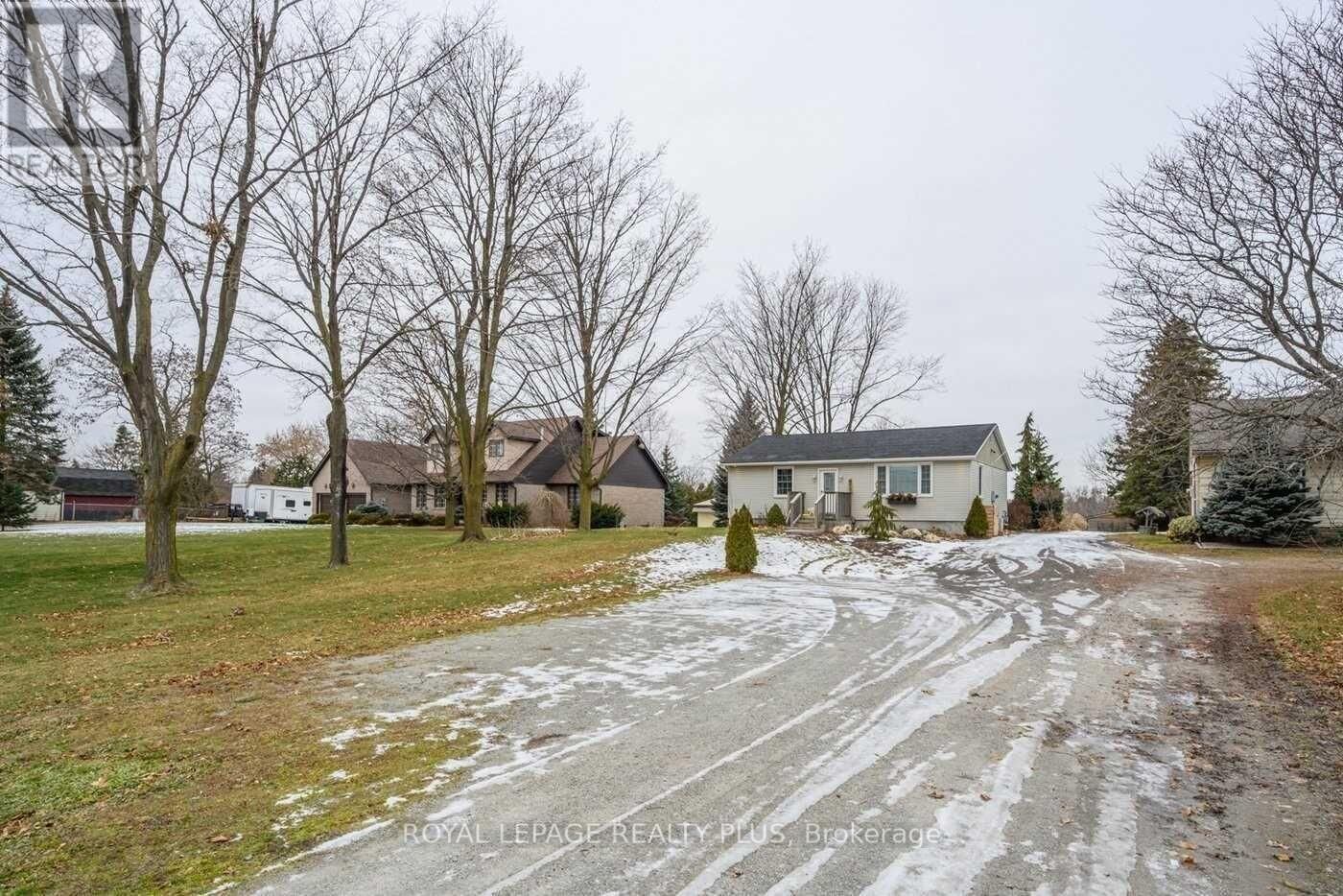 Property Photo: 577 Dundas Street East ON L7A 0K8
