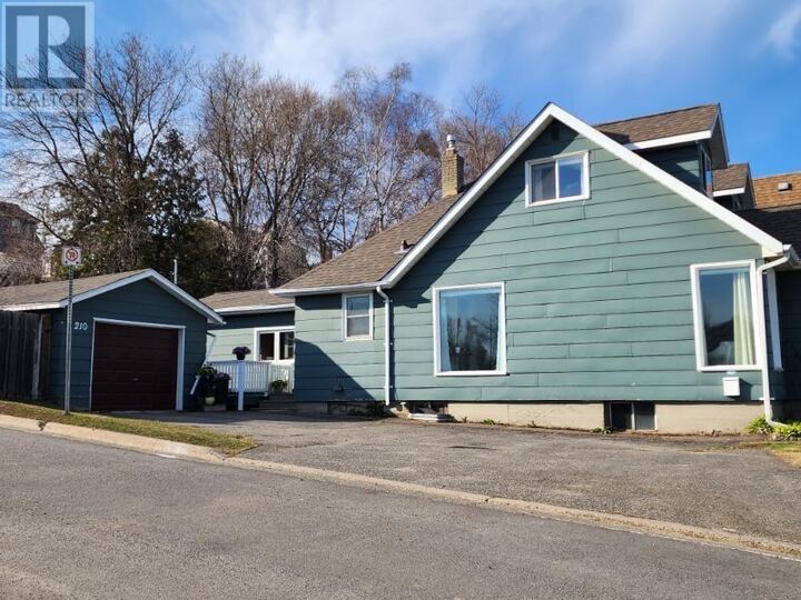 Property Photo: 210 High St S ON P7B 3K6