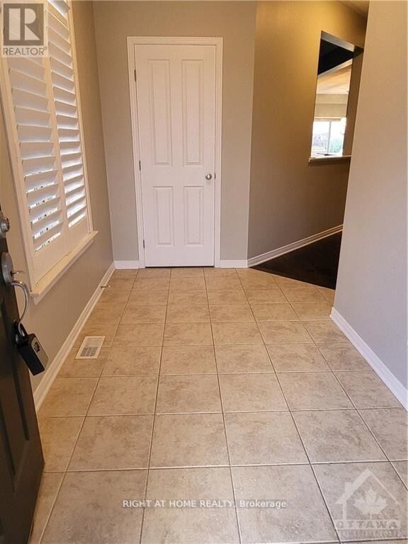 Property Photo:  70 Tapadero Avenue  ON K2V 0C9 
