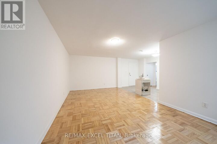 Property Photo: 77 Erskine Avenue M8 ON M4P 1Y5