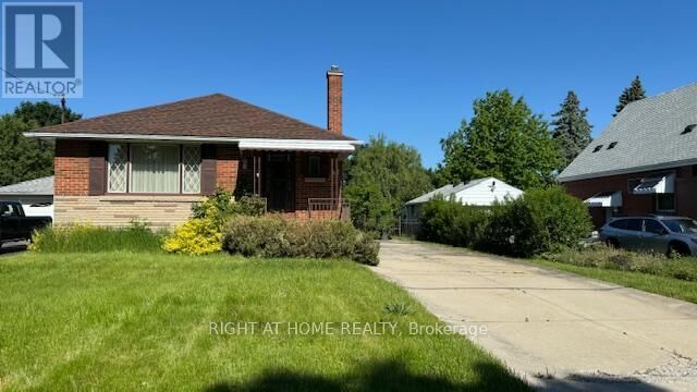 Property Photo:  42 Gailmont Drive  ON L8K 4B3 