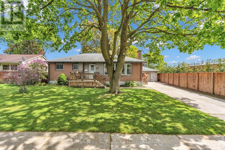Property Photo:  171 Tweedsmuir Avenue  ON N5W 1K9 
