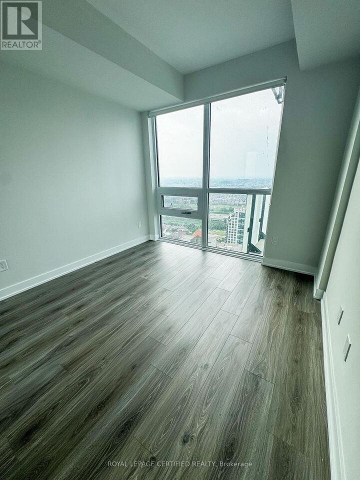 Property Photo: 430 Square One Drive 3109 ON L5B 0L6