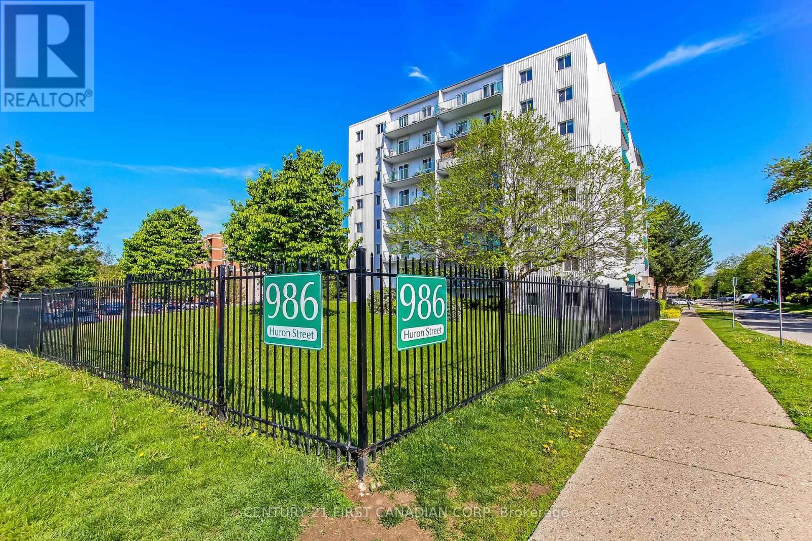 Property Photo:  986 Huron Street 204  ON N5Y 5E4 